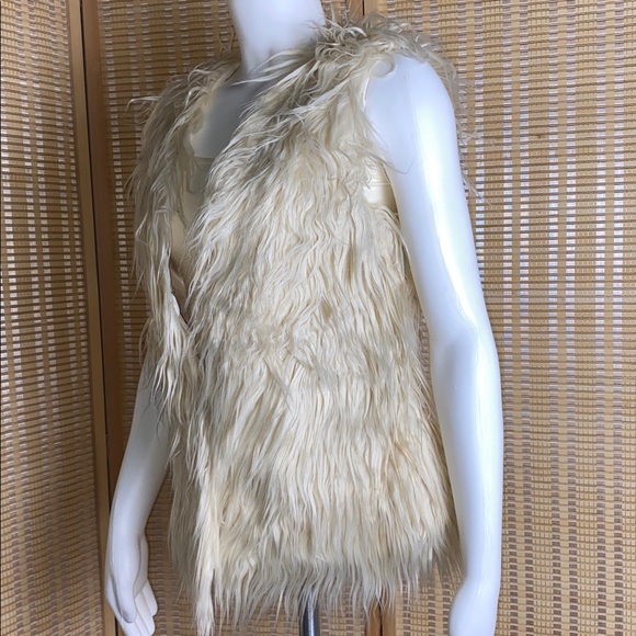Wet Seal Ivory Faux Fur Boho Vest Size Small - Picture 4 of 6